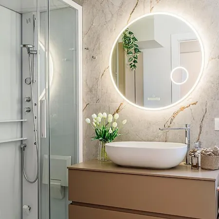 Luxe In The *